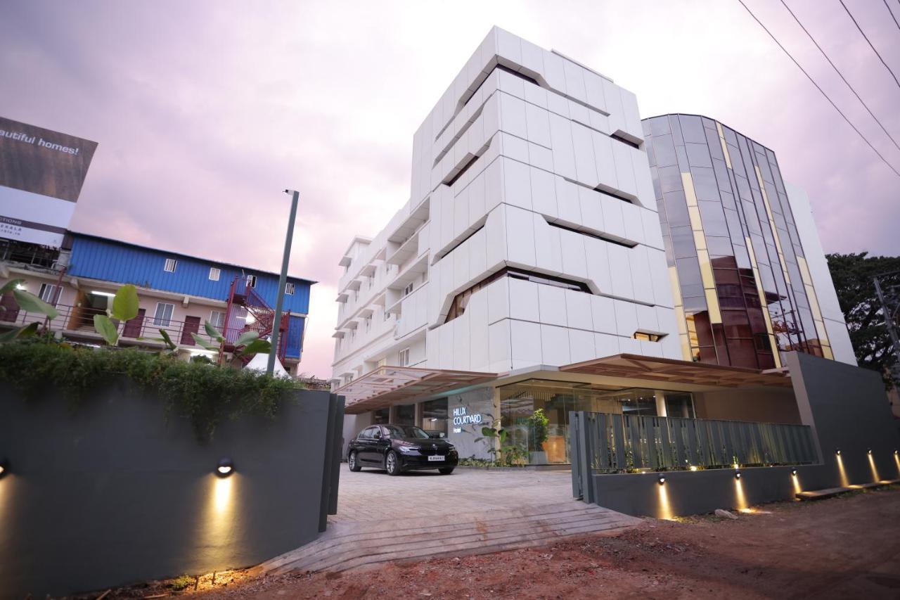 Hilux Courtyard Hotel Palakkad Exterior photo